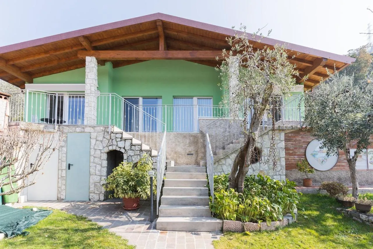 Holiday home Appartamenti Ceccherini Rosa-Viola Malcesine Italy