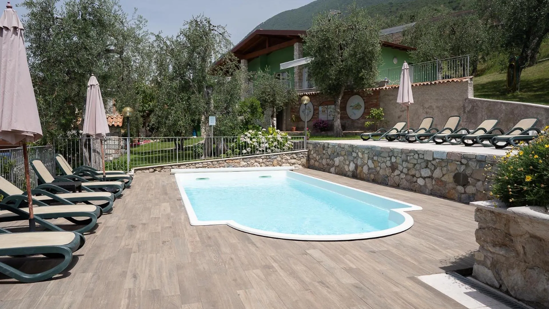 Holiday home Appartamenti Ceccherini Rosa-Viola Malcesine